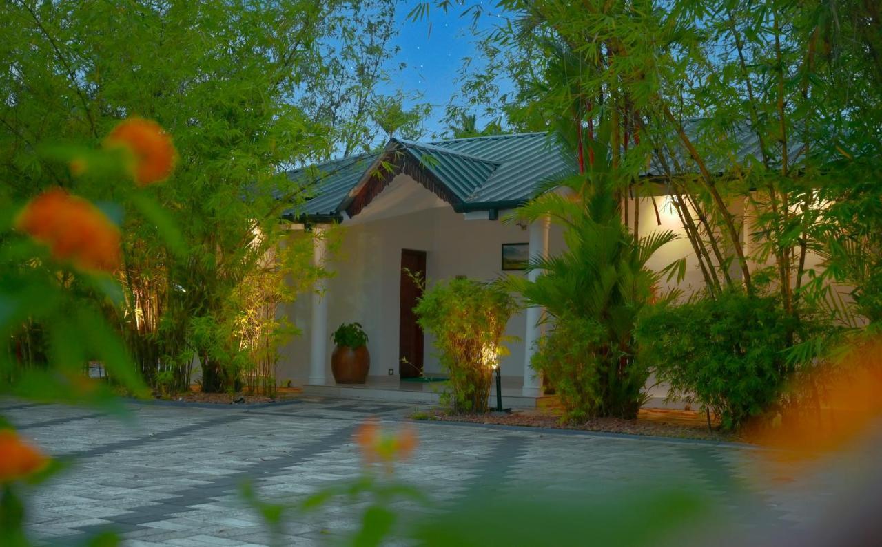 Contour Backwaters Hotel Resort & Convention Centre Ramankari Exterior photo